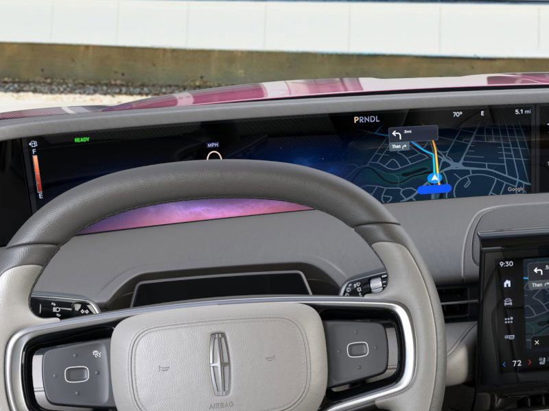 New 2025 Lincoln Nautilus Premier image 13