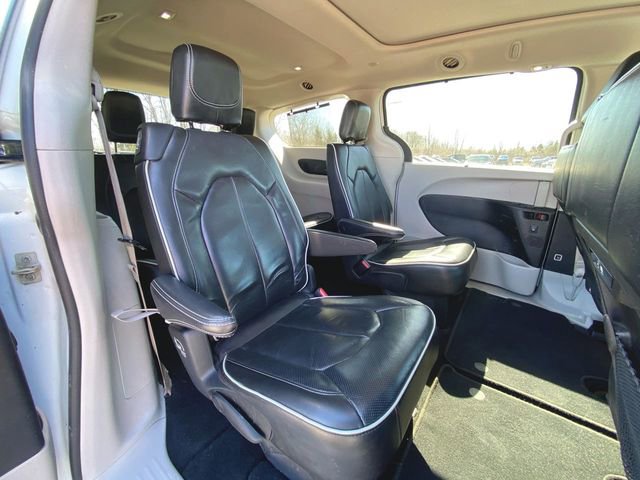 Used 2022 Chrysler Pacifica Limited image 27