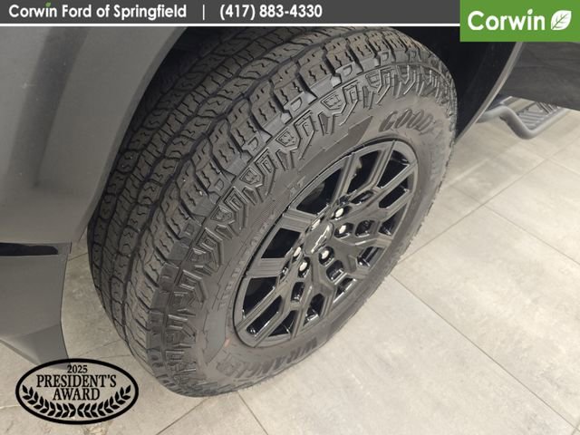 Used 2025 Chevrolet Colorado Trail Boss AWD/4WD image 41