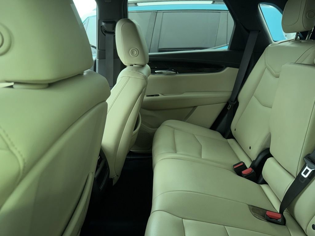 Used 2018 Cadillac XT5 FWD w/ LPO, Wheel Lock Package image 13