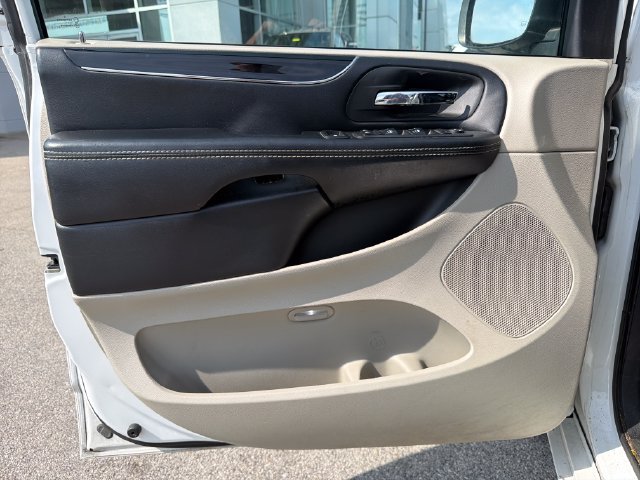 Used 2019 Dodge Grand Caravan SXT FWD image 8