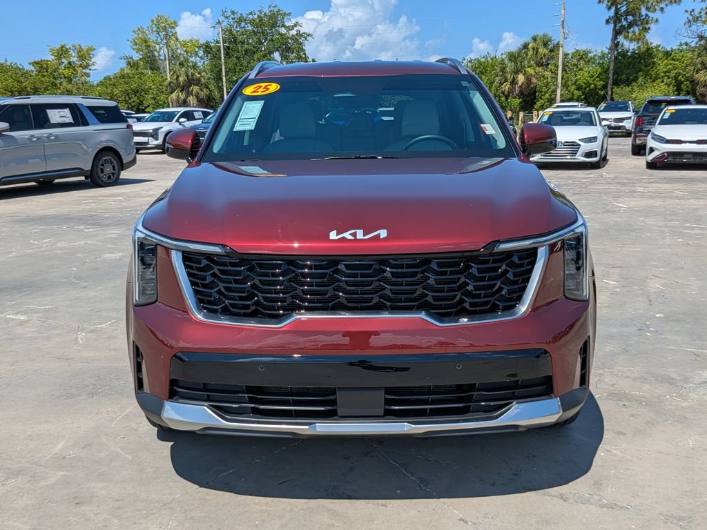 Certified 2025 Kia Sorento S AWD/4WD image 3