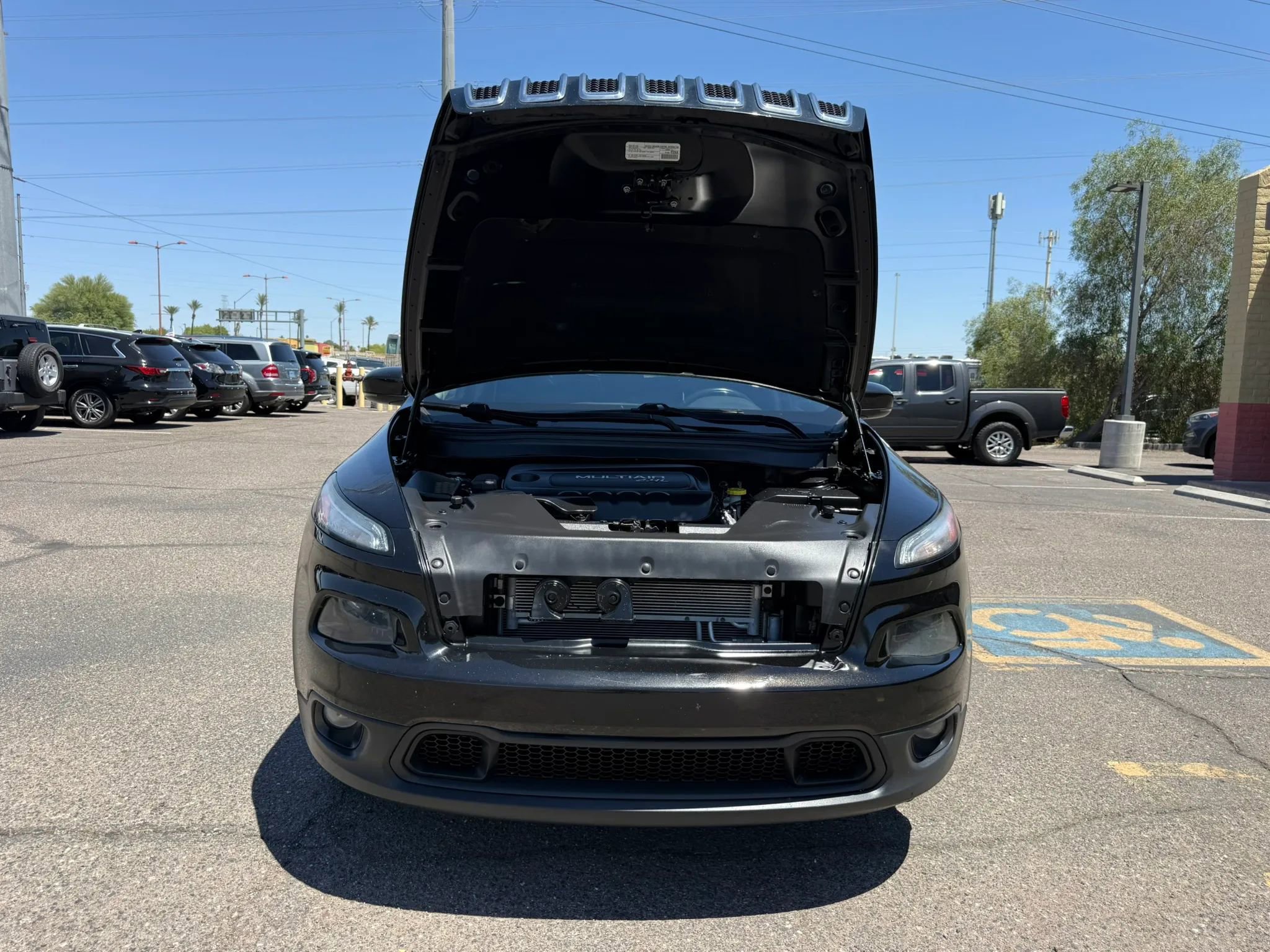 Used 2017 Jeep Cherokee Latitude w/ Safety/Convenience Group FWD image 49