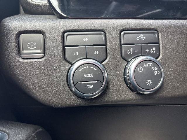 Used 2024 GMC Sierra 2500 SLE AWD/4WD image 16