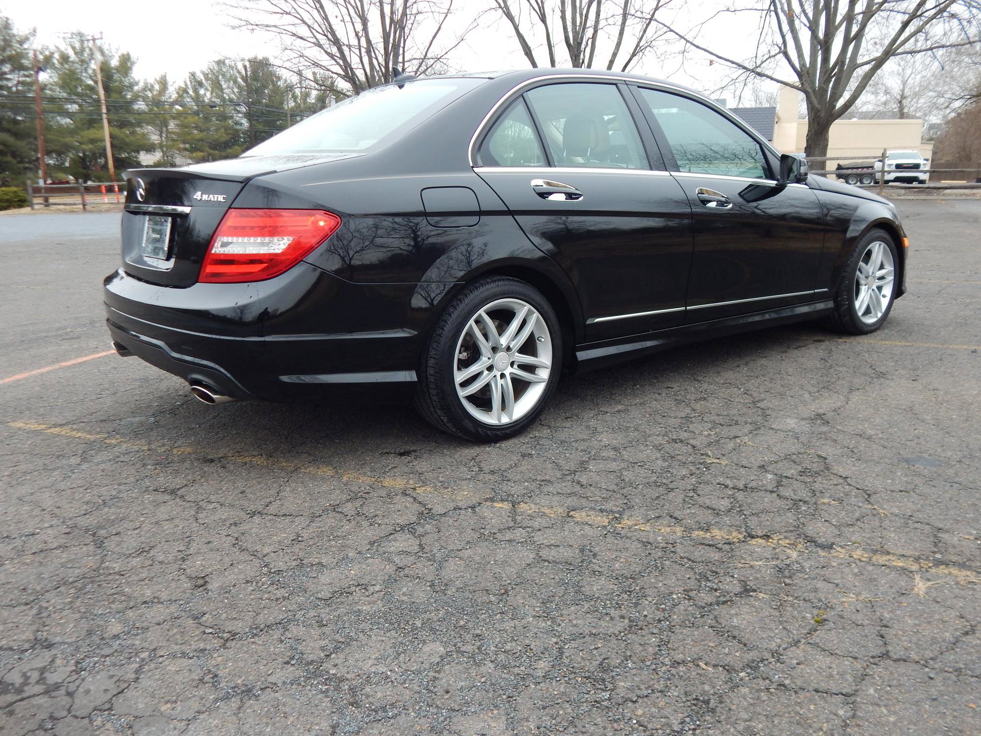 Used 2014 Mercedes-Benz C 300 SEDAN 4-DR image 4