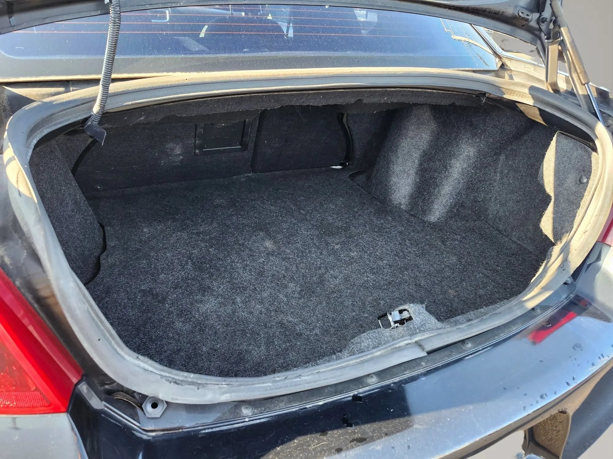 Used 2012 Dodge Avenger SE FWD image 25