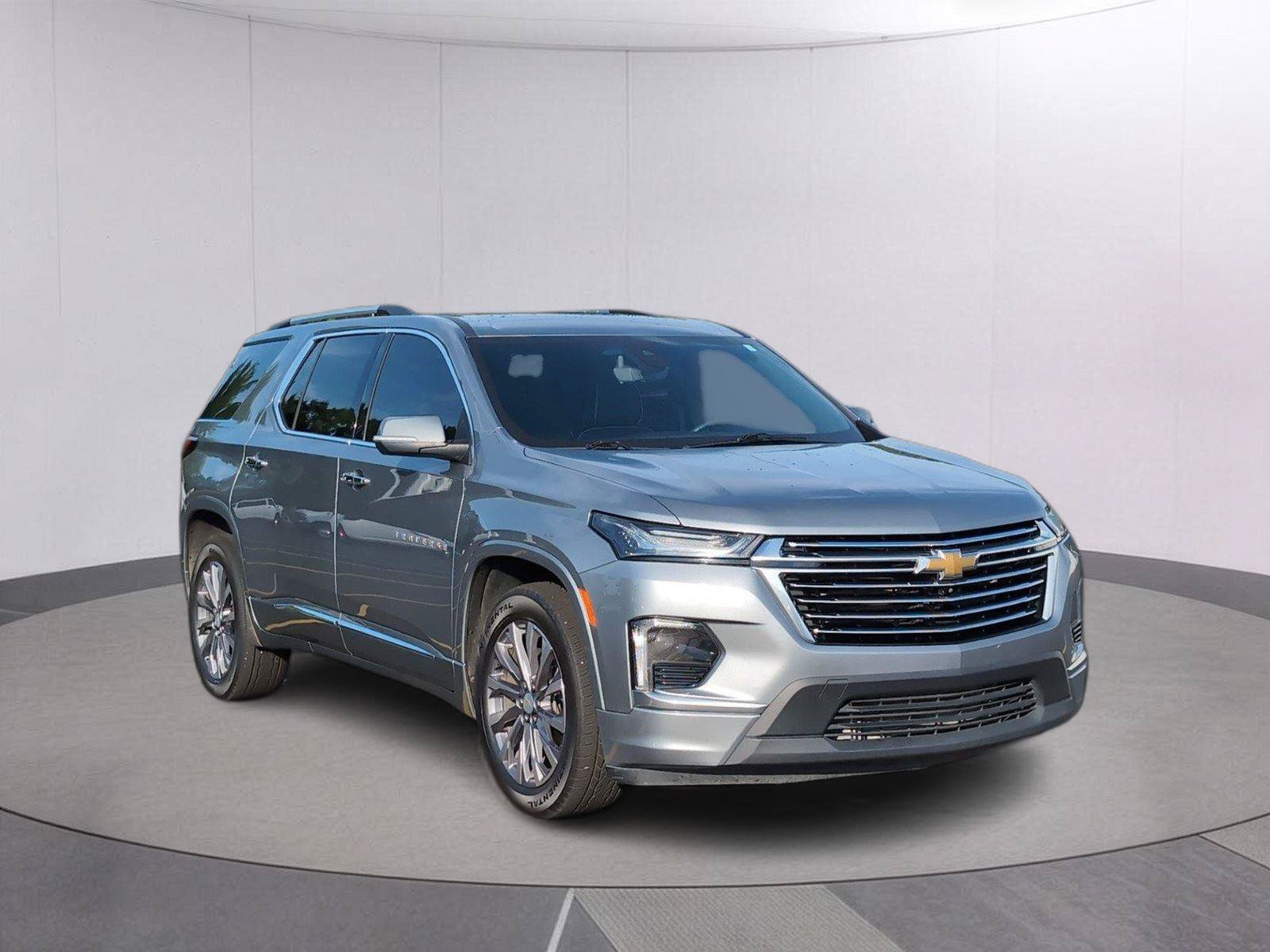 Used 2023 Chevrolet Traverse Premier FWD image 7
