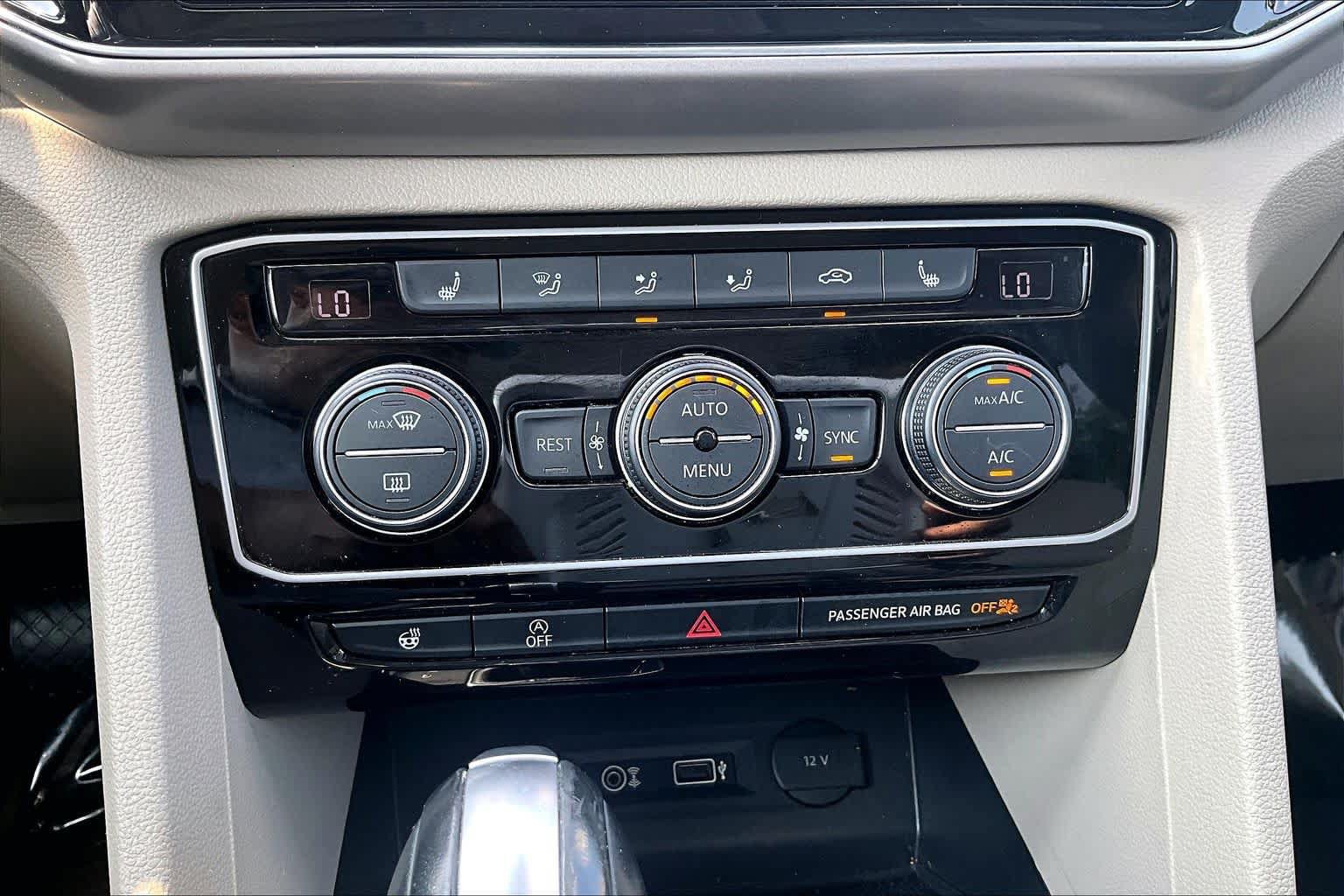 Used 2019 Volkswagen Atlas SEL AWD/4WD image 35