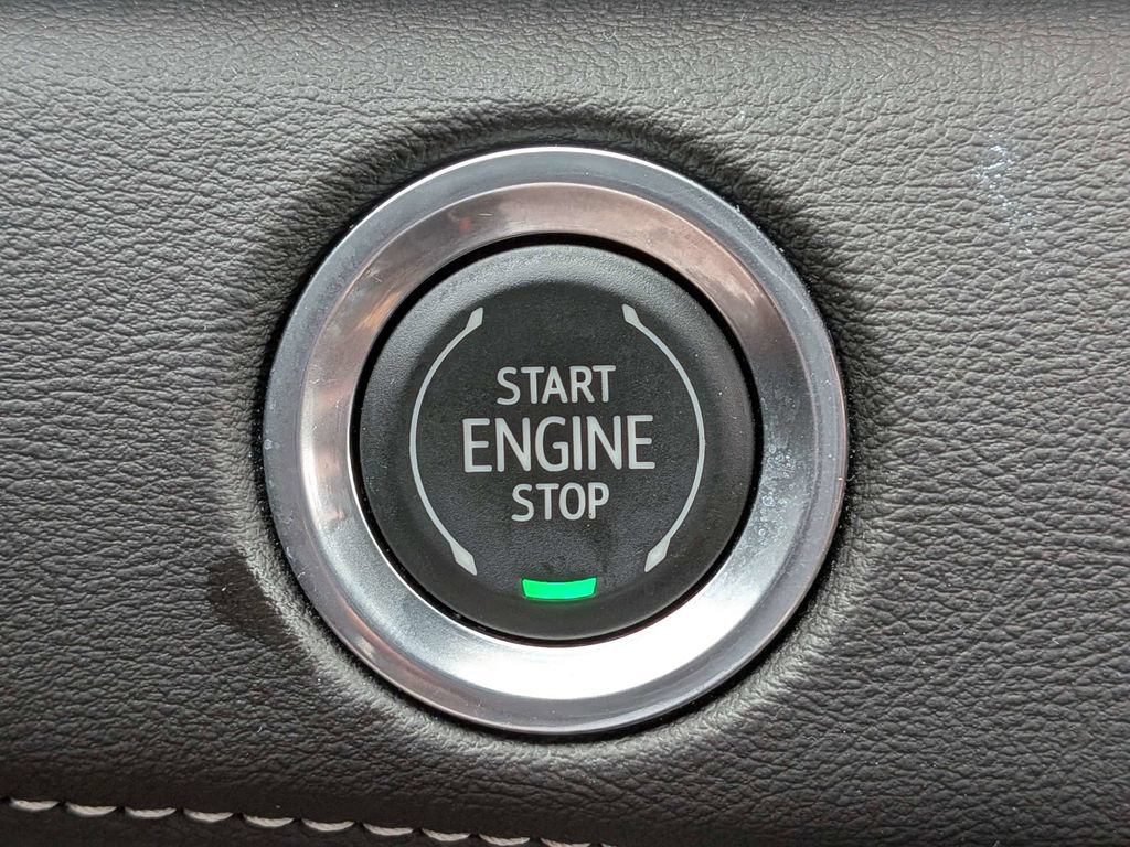 Certified 2021 Cadillac Escalade Premium Luxury w/ LPO, Illumination Package AWD/4WD image 32