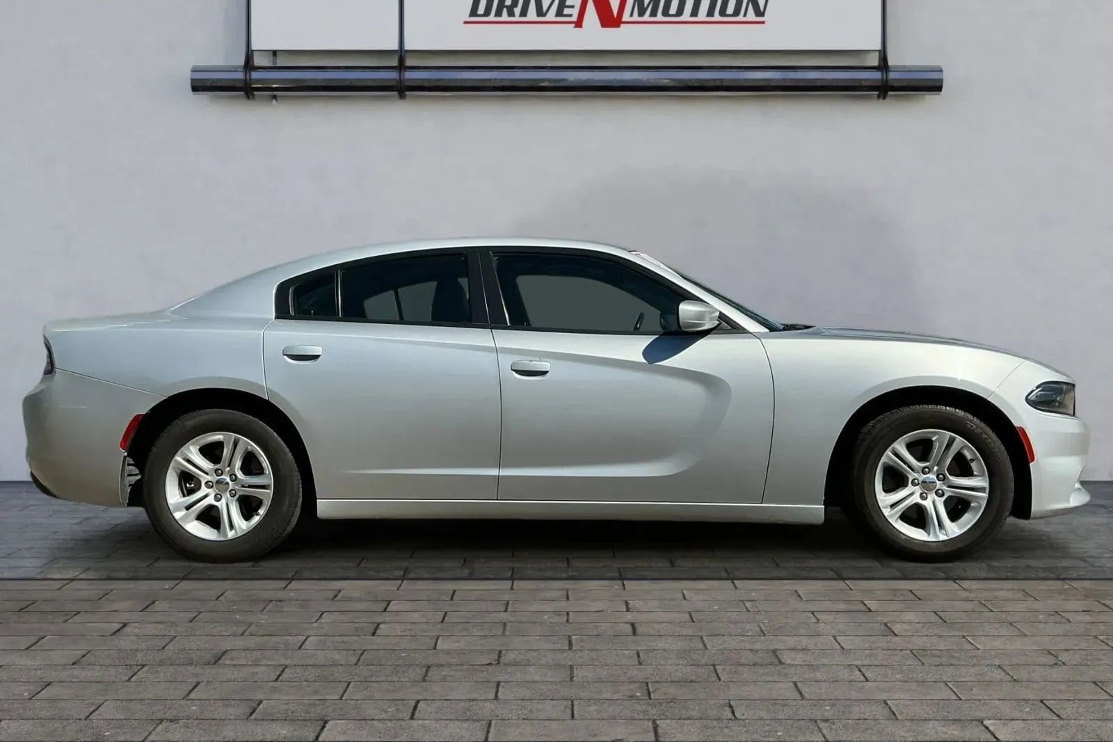 Used 2021 Dodge Charger SXT w/ Leather Interior Group image 3