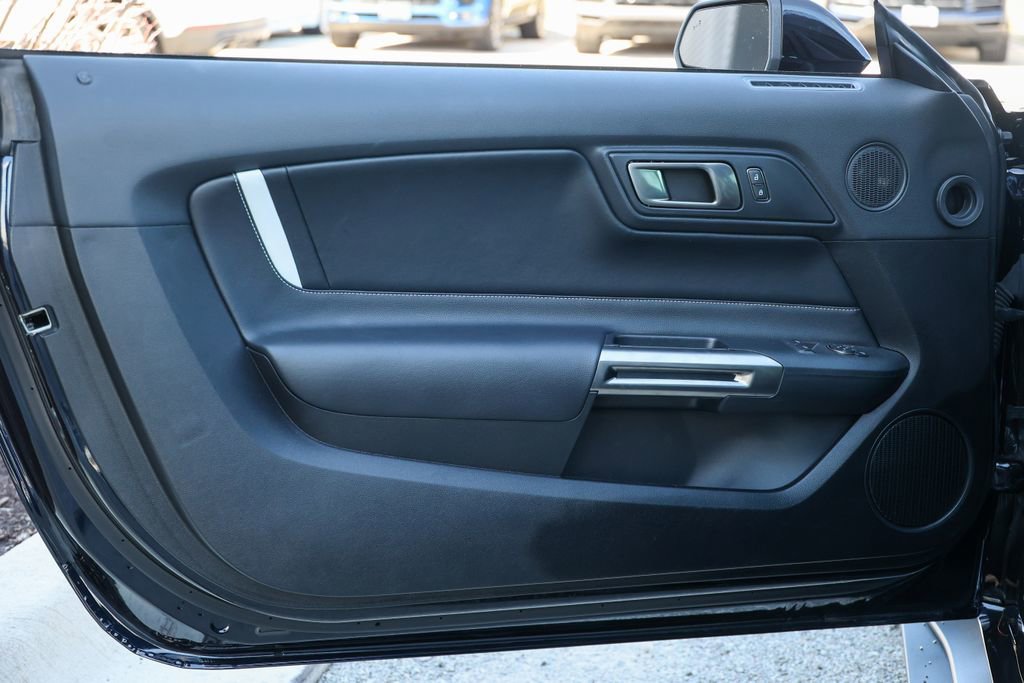 Used 2021 Ford Mustang Shelby GT500 w/ Technology Package image 29