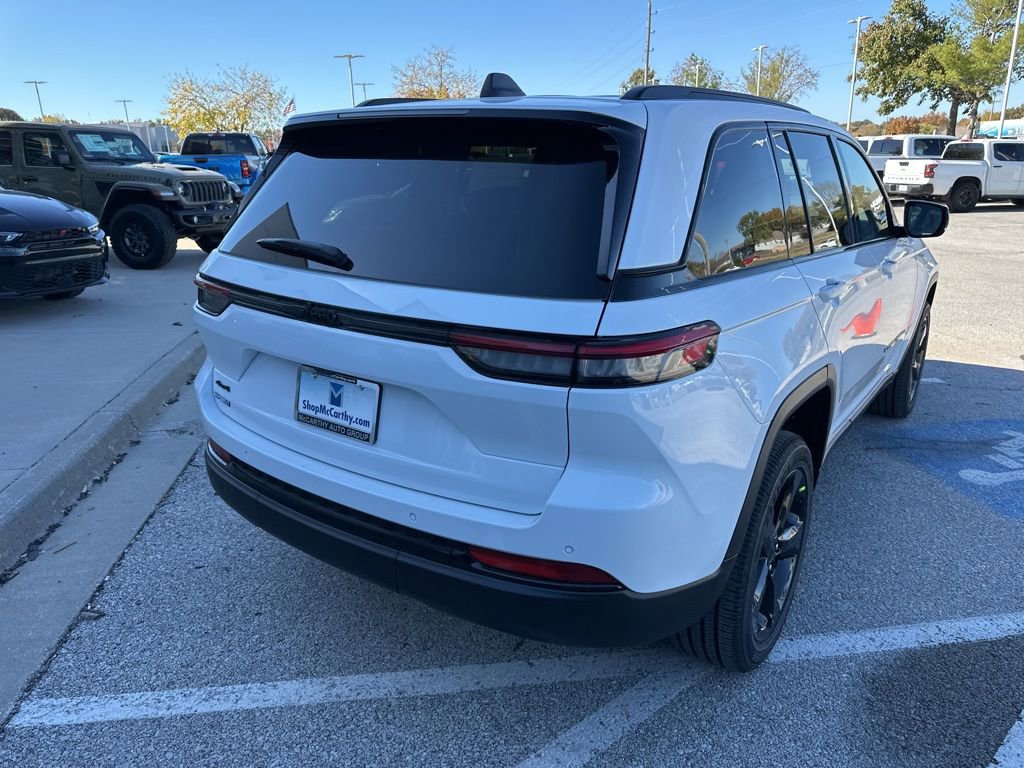 New 2025 Jeep Grand Cherokee Altitude AWD/4WD image 27