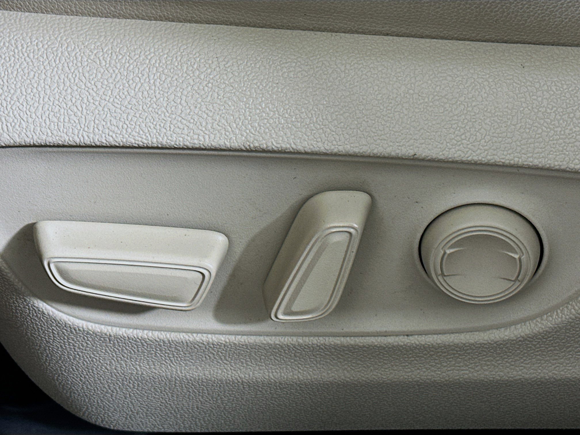 Used 2023 Toyota Highlander XLE image 13