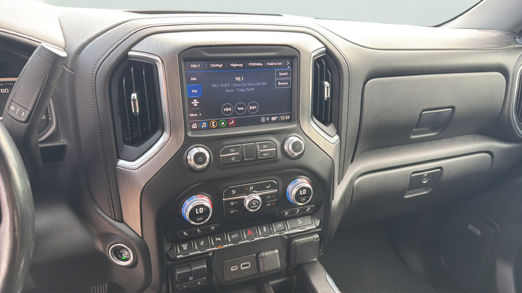Used 2023 GMC Sierra 2500 Denali w/ Denali Ultimate Package AWD/4WD image 17