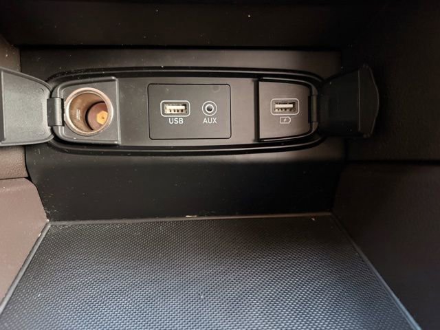 Used 2020 Hyundai Santa Fe SEL image 16