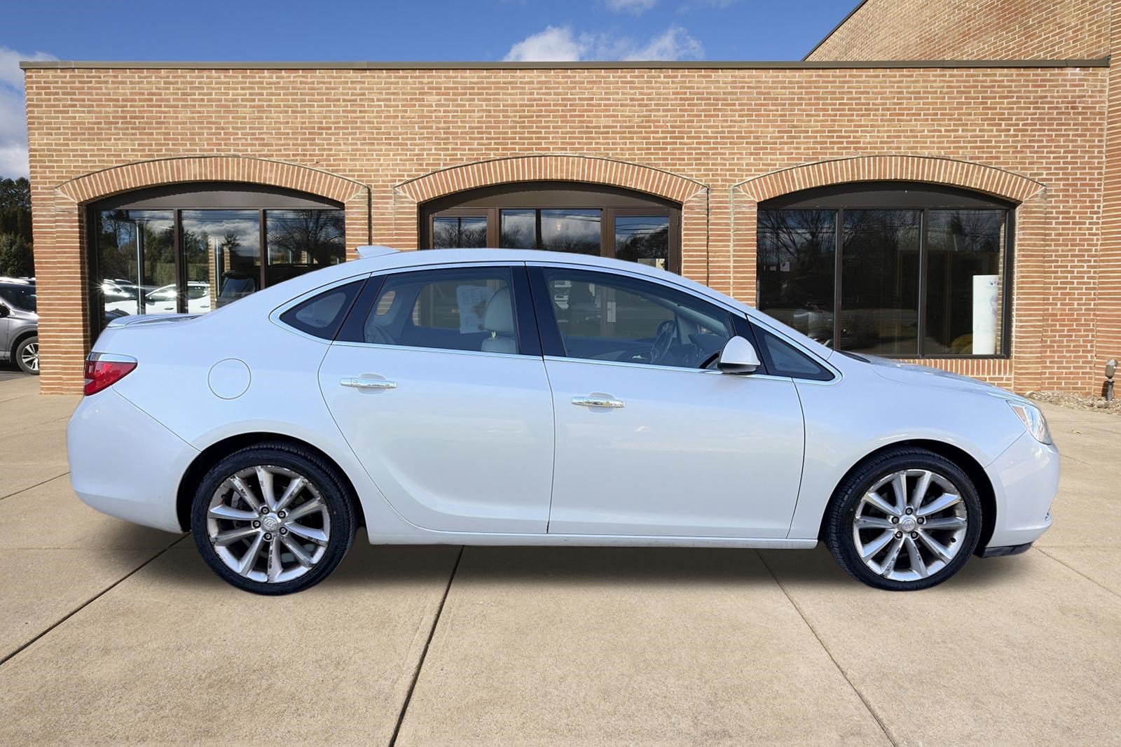 Used 2016 Buick Verano Leather w/ Experience Buick Package FWD image 2