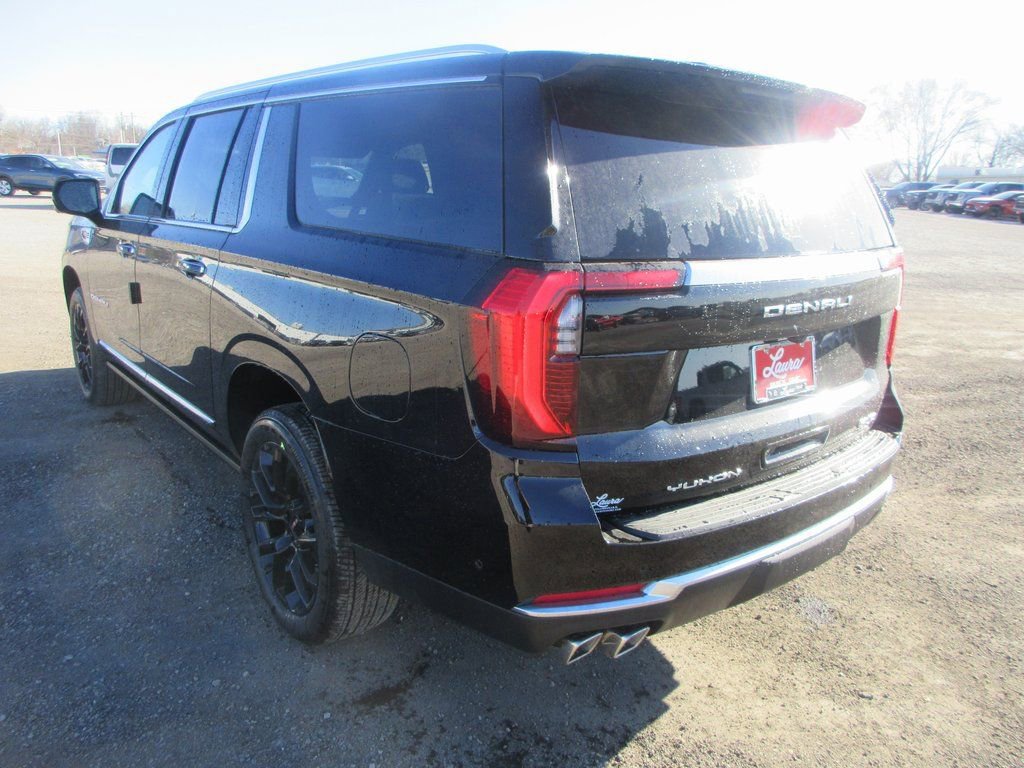 New 2026 GMC Yukon XL Denali w/ Sun & Power Step Package image 7
