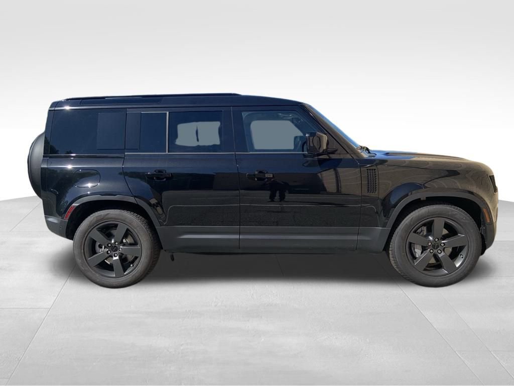 New 2026 Land Rover Defender 110 S image 5