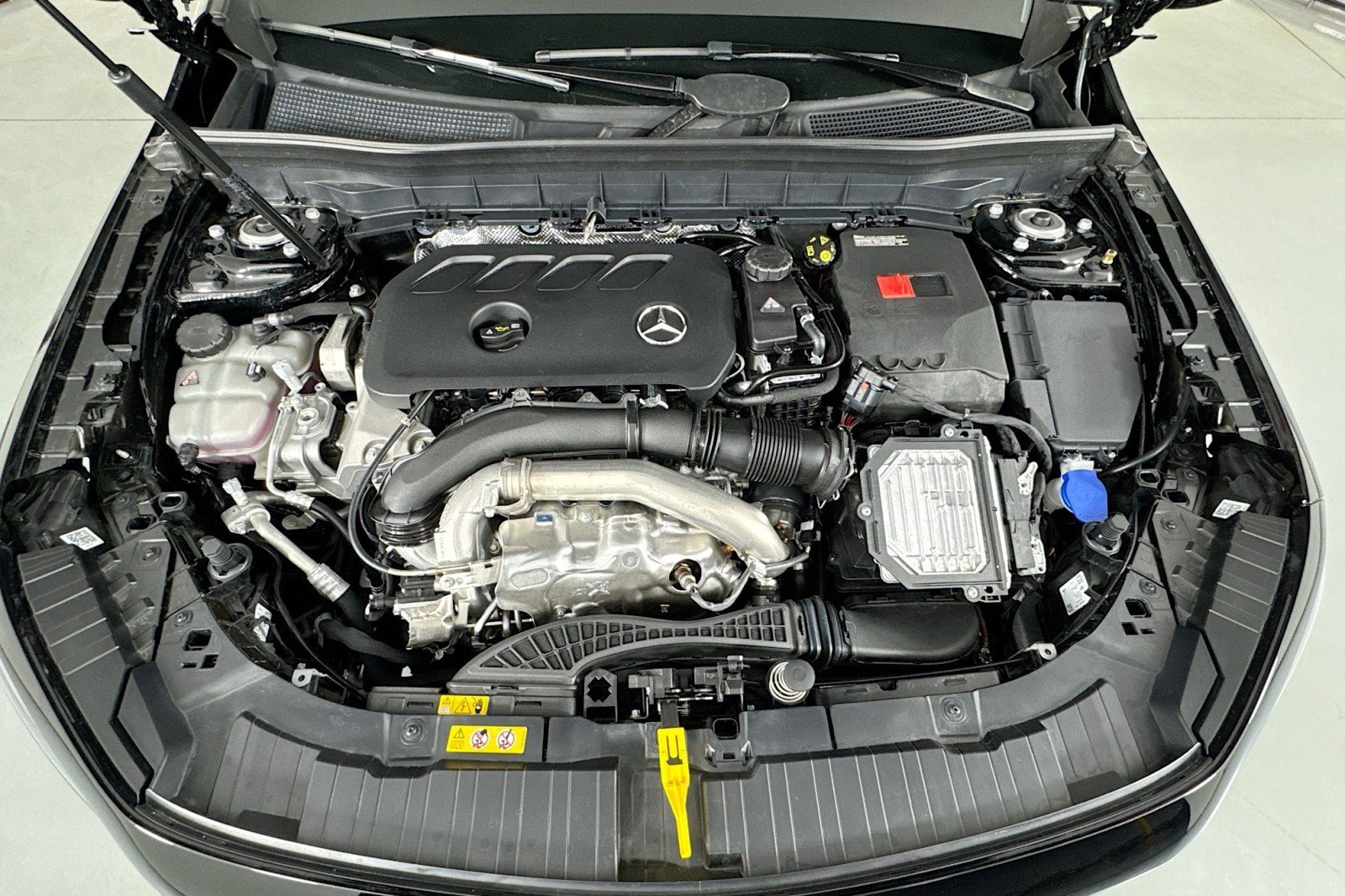 New 2025 Mercedes-Benz GLB 250 image 10