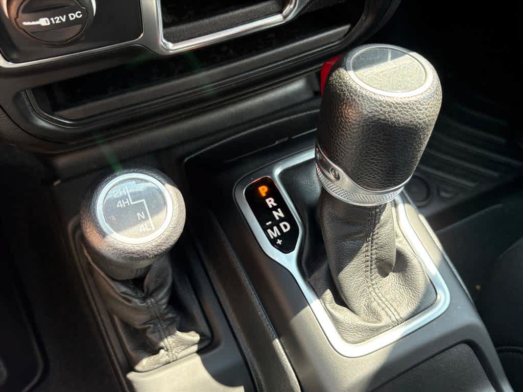 Used 2022 Jeep Gladiator Sport AWD/4WD image 17