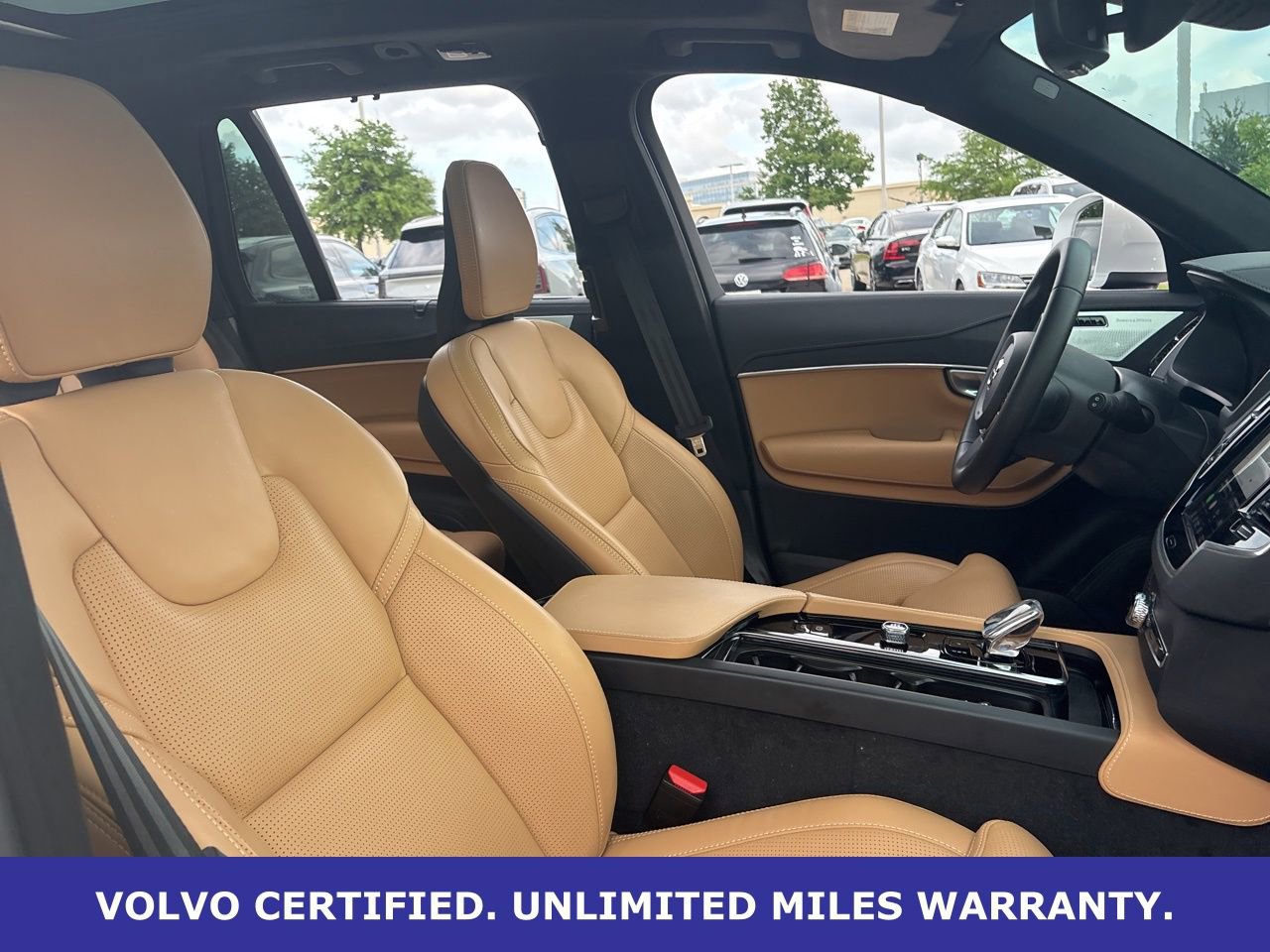 Used 2024 Volvo XC90 T8 Ultimate w/ Lounge Package image 13