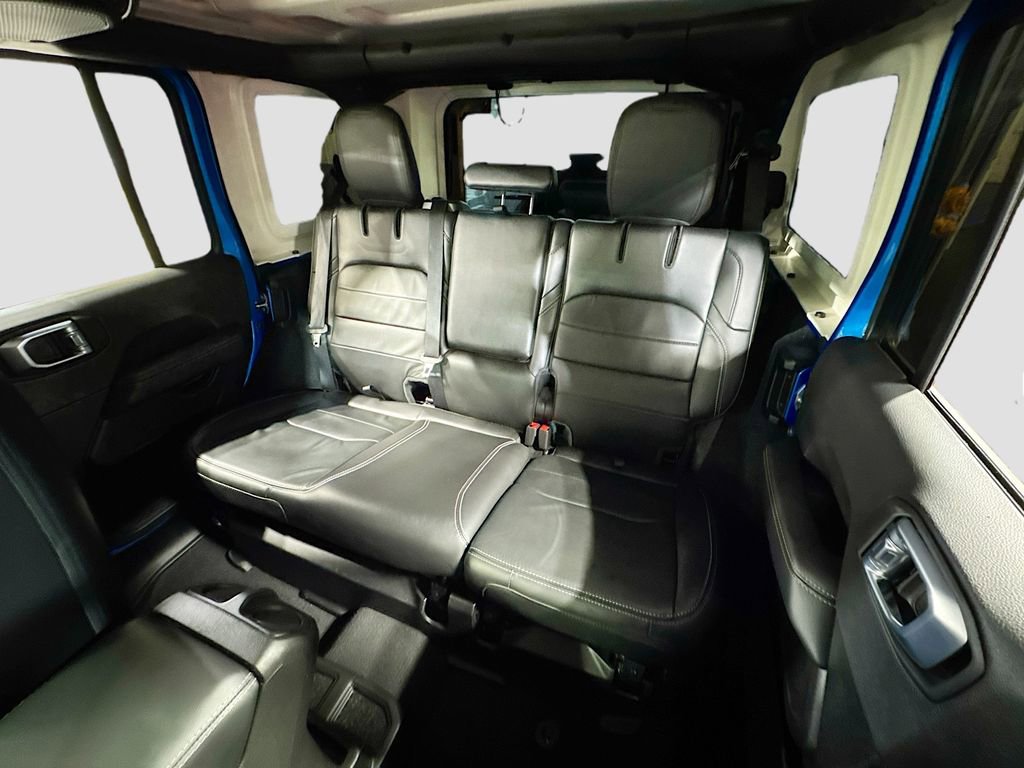 Used 2022 Jeep Wrangler Unlimited Sahara image 15
