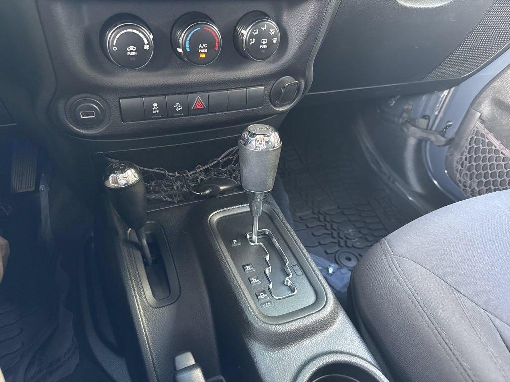 Used 2018 Jeep Wrangler Sport AWD/4WD image 28