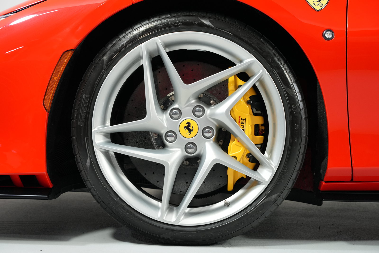 Used 2020 Ferrari F8 Tributo RWD image 8