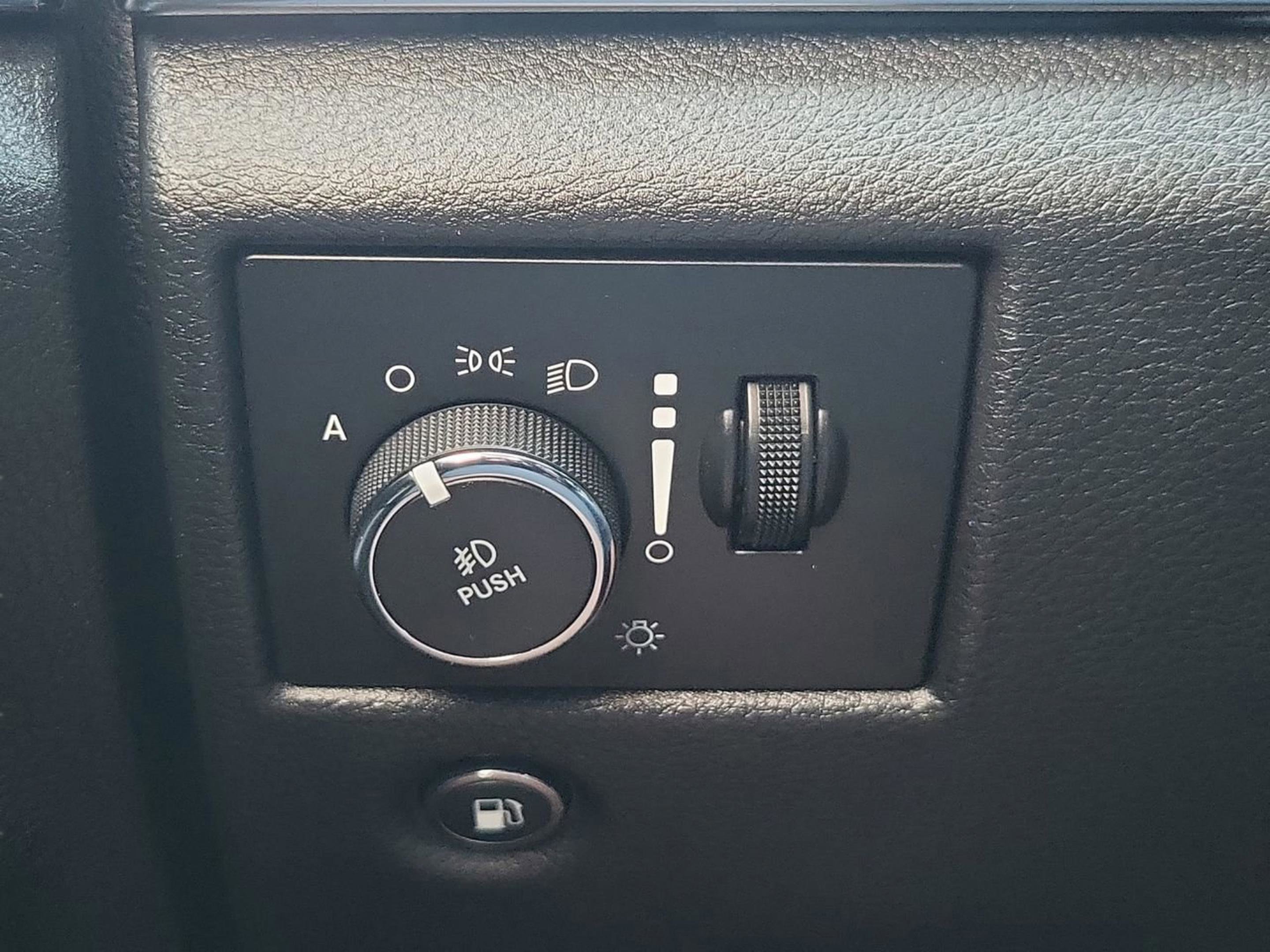 Used 2019 Jeep Grand Cherokee Limited w/ Luxury Group II image 26