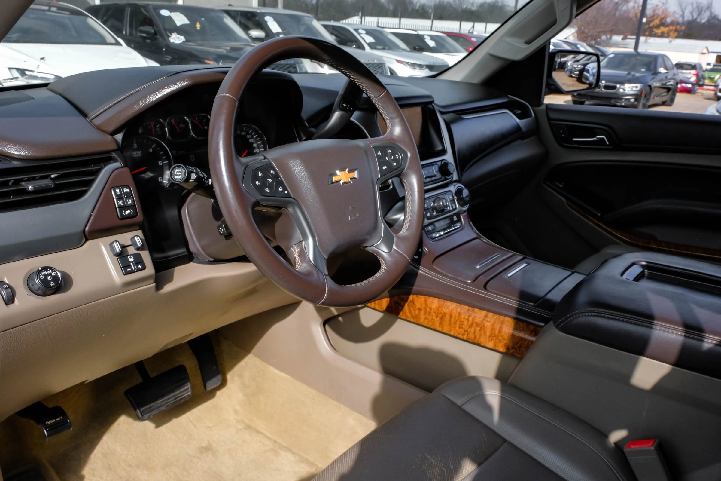 Used 2015 Chevrolet Suburban LTZ image 3