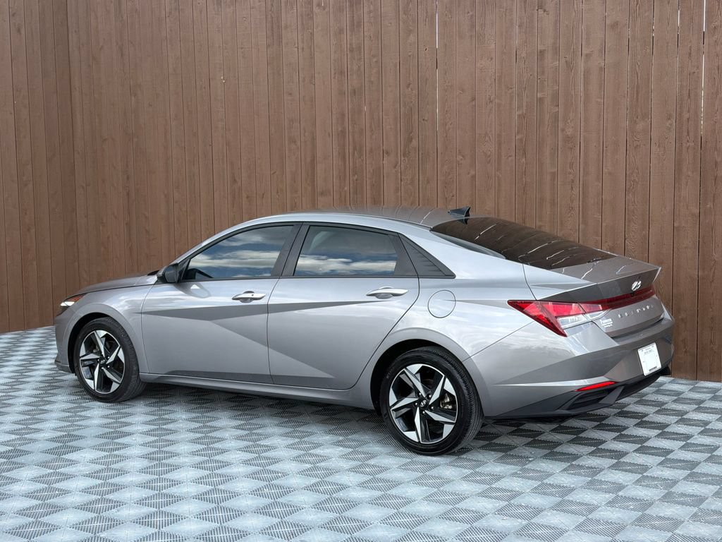 Used 2023 Hyundai Elantra SEL w/ Convenience Package FWD image 15