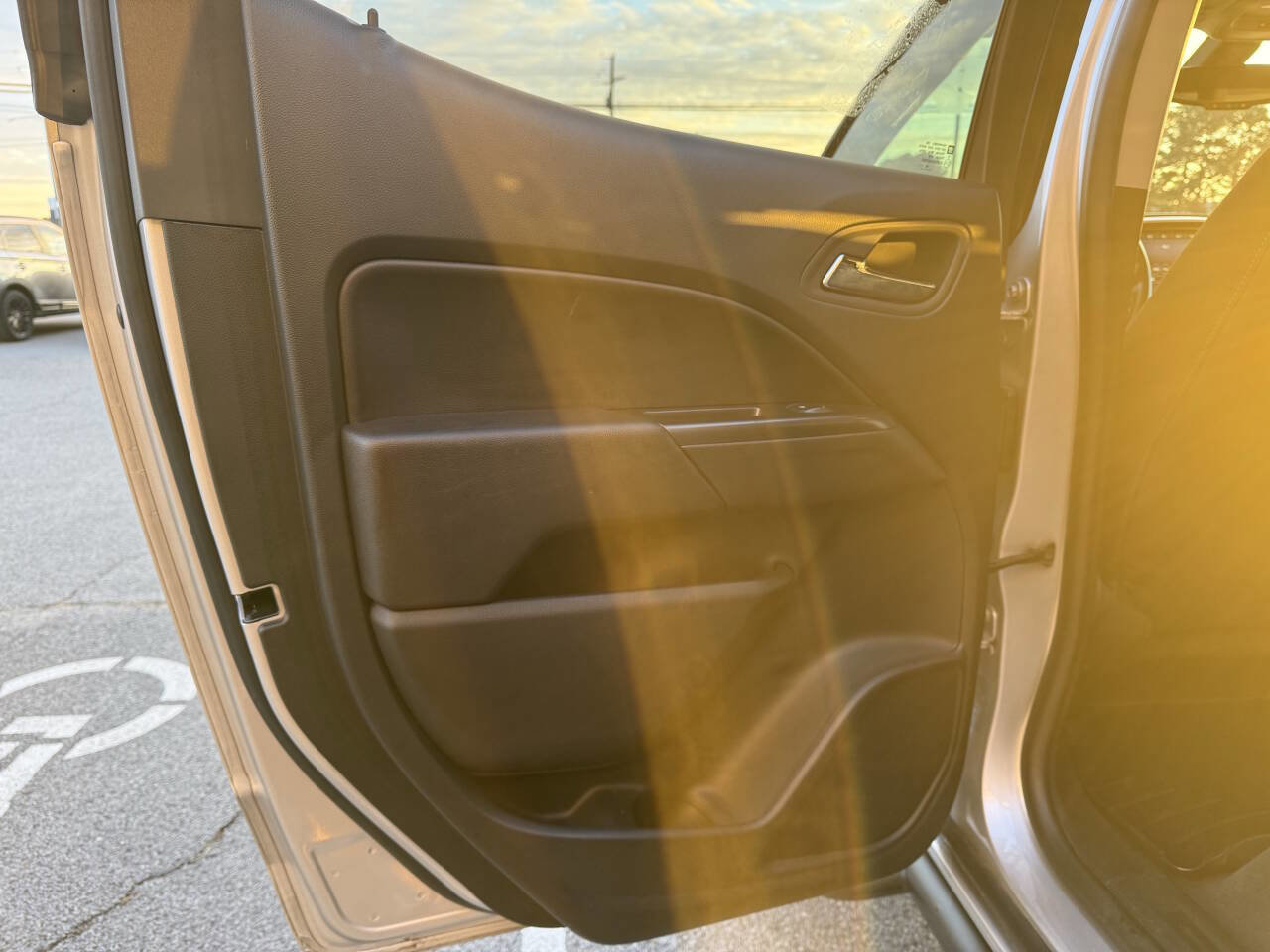 Used 2019 Chevrolet Colorado LT w/ Redline Special Edition image 19