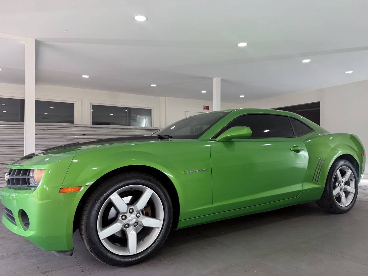Used 2010 Chevrolet Camaro LT RWD image 1
