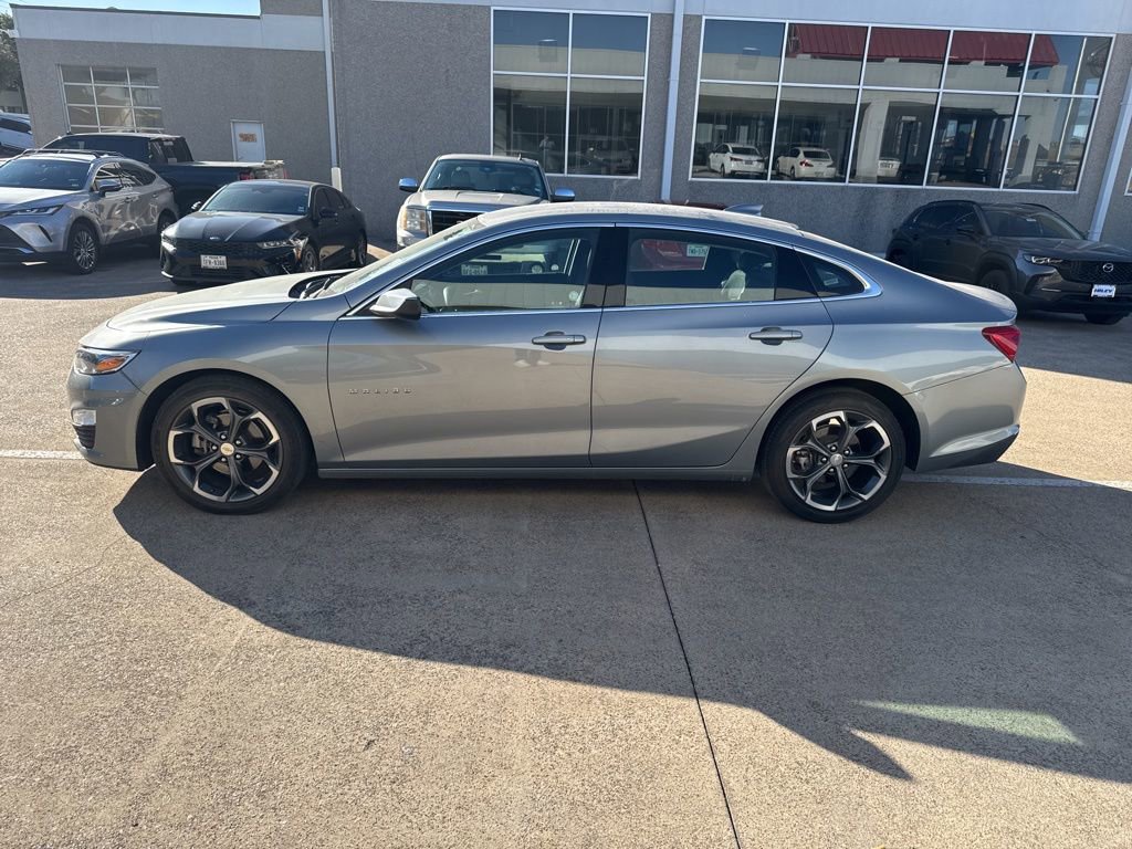 Used 2023 Chevrolet Malibu LT image 2
