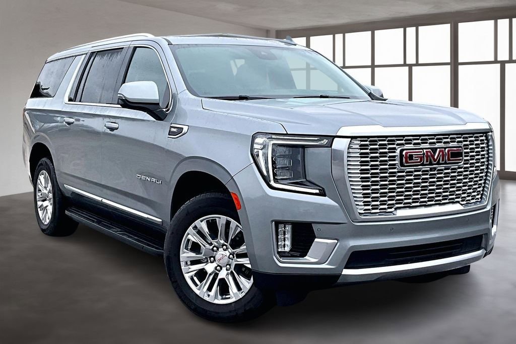 Used 2024 GMC Yukon XL Denali RWD image 3