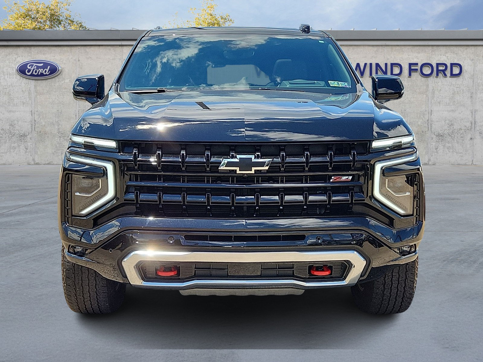 Used 2025 Chevrolet Tahoe Z71 w/ Z71 Off-Road Package AWD/4WD image 2