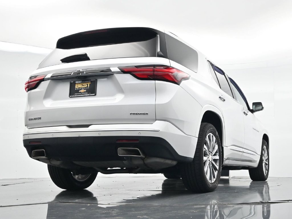 Used 2023 Chevrolet Traverse Premier FWD image 33