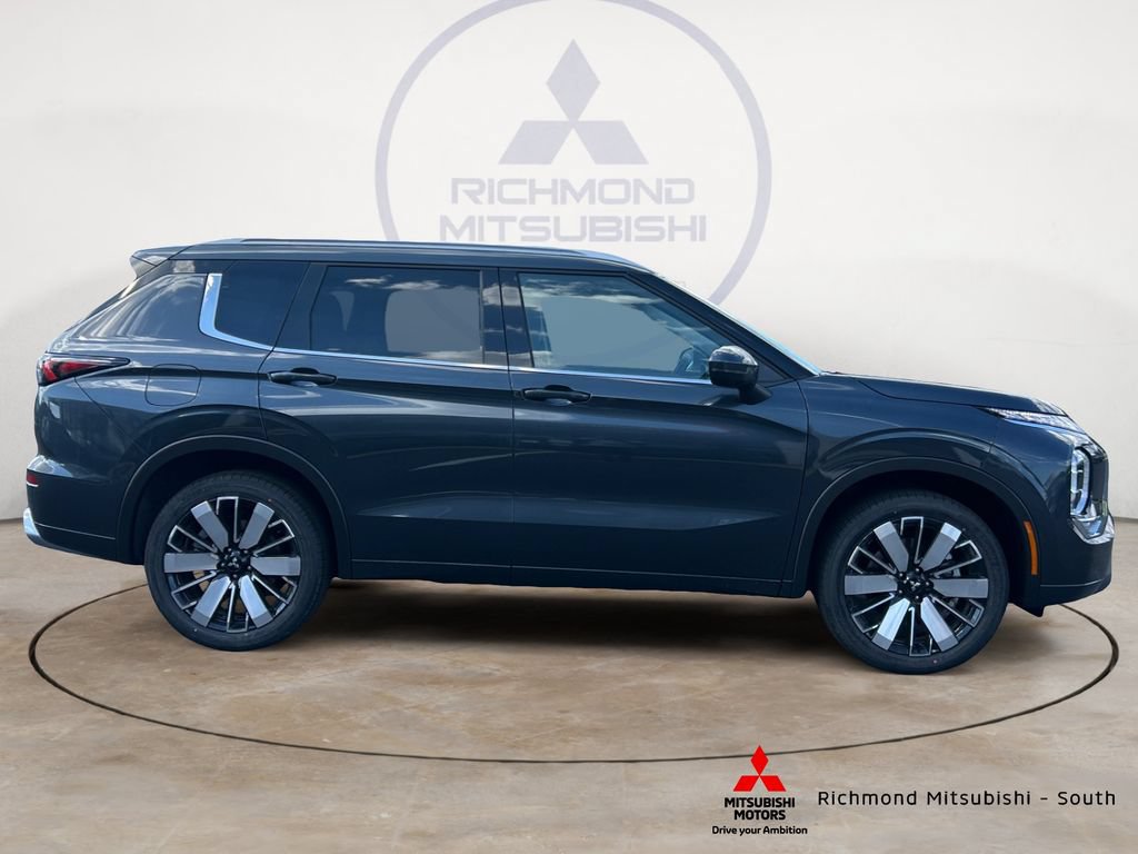 New 2026 Mitsubishi Outlander SEL FWD image 2