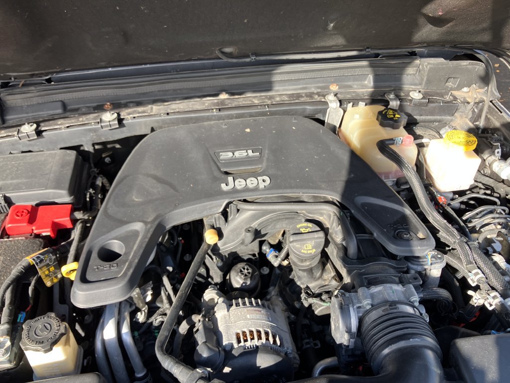 Used 2020 Jeep Gladiator Rubicon w/ Safety Group AWD/4WD image 24