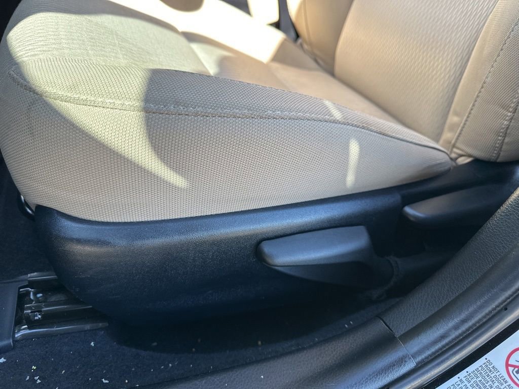 Used 2014 Toyota Corolla LE image 15