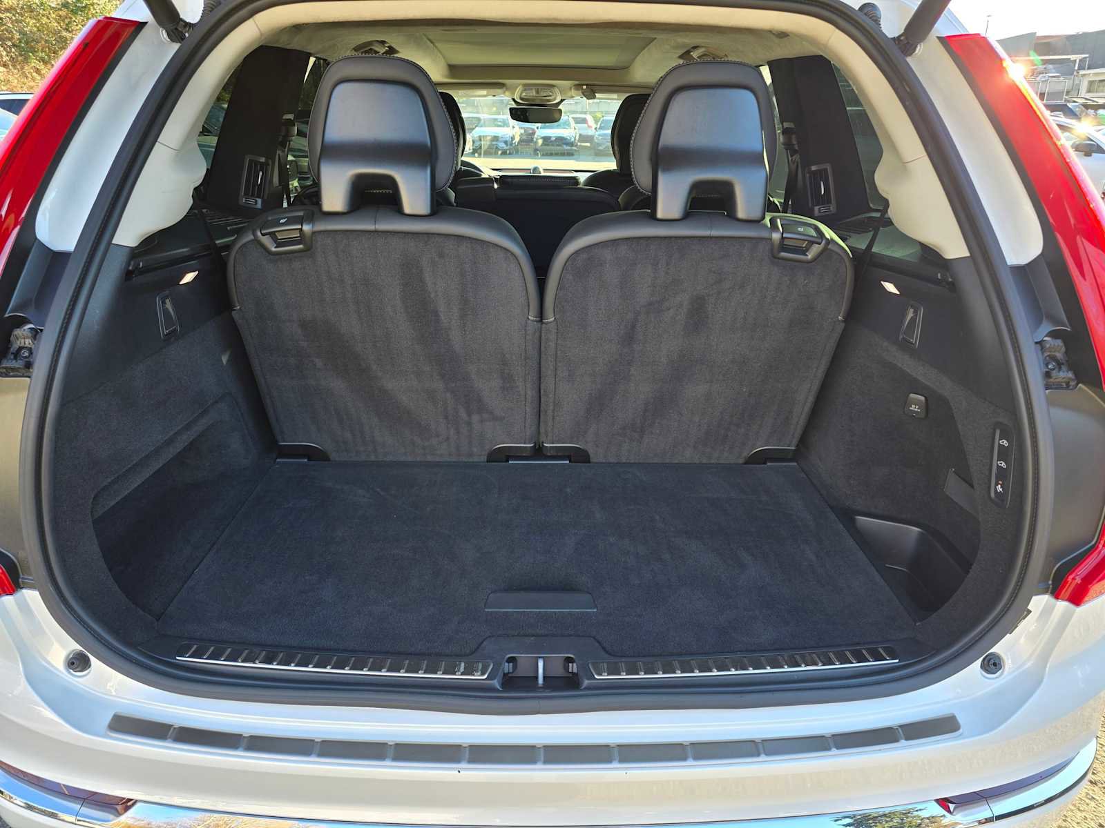 Certified 2024 Volvo XC90 T8 Ultimate w/ Lounge Package image 15