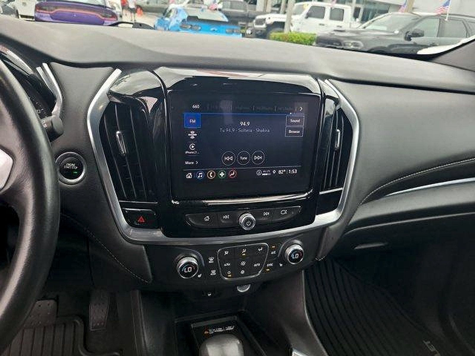 Used 2022 Chevrolet Traverse LT AWD/4WD image 36