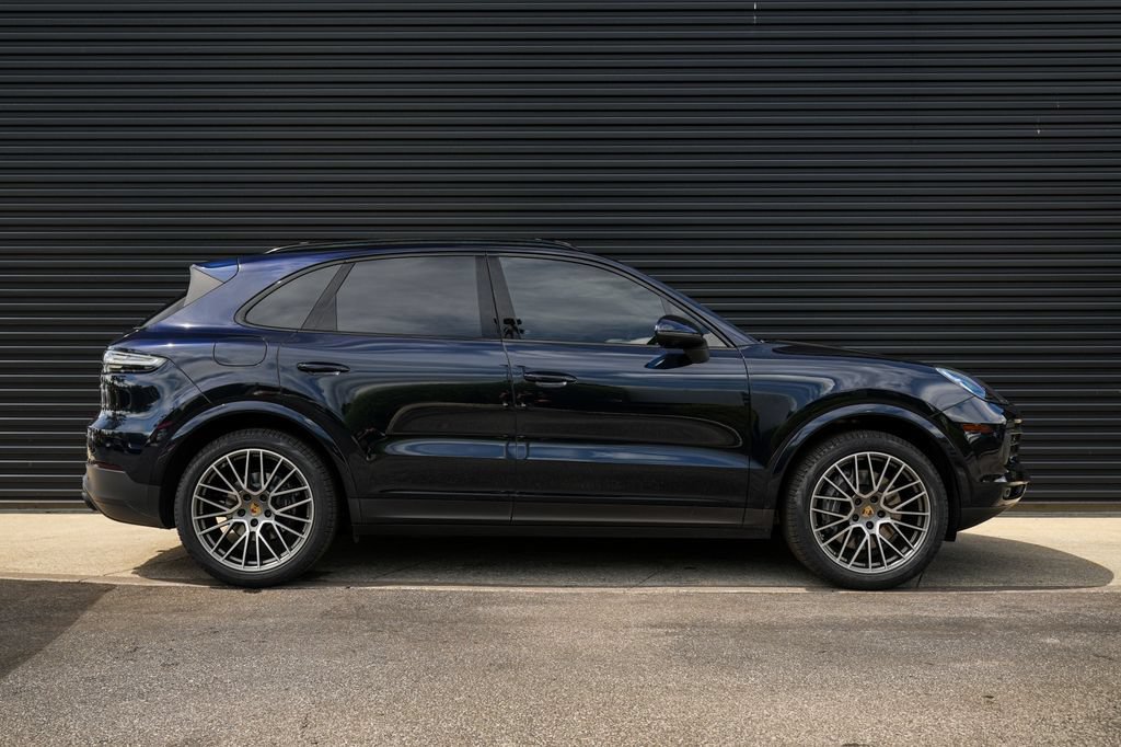 Certified 2023 Porsche Cayenne Platinum Edition AWD/4WD image 35