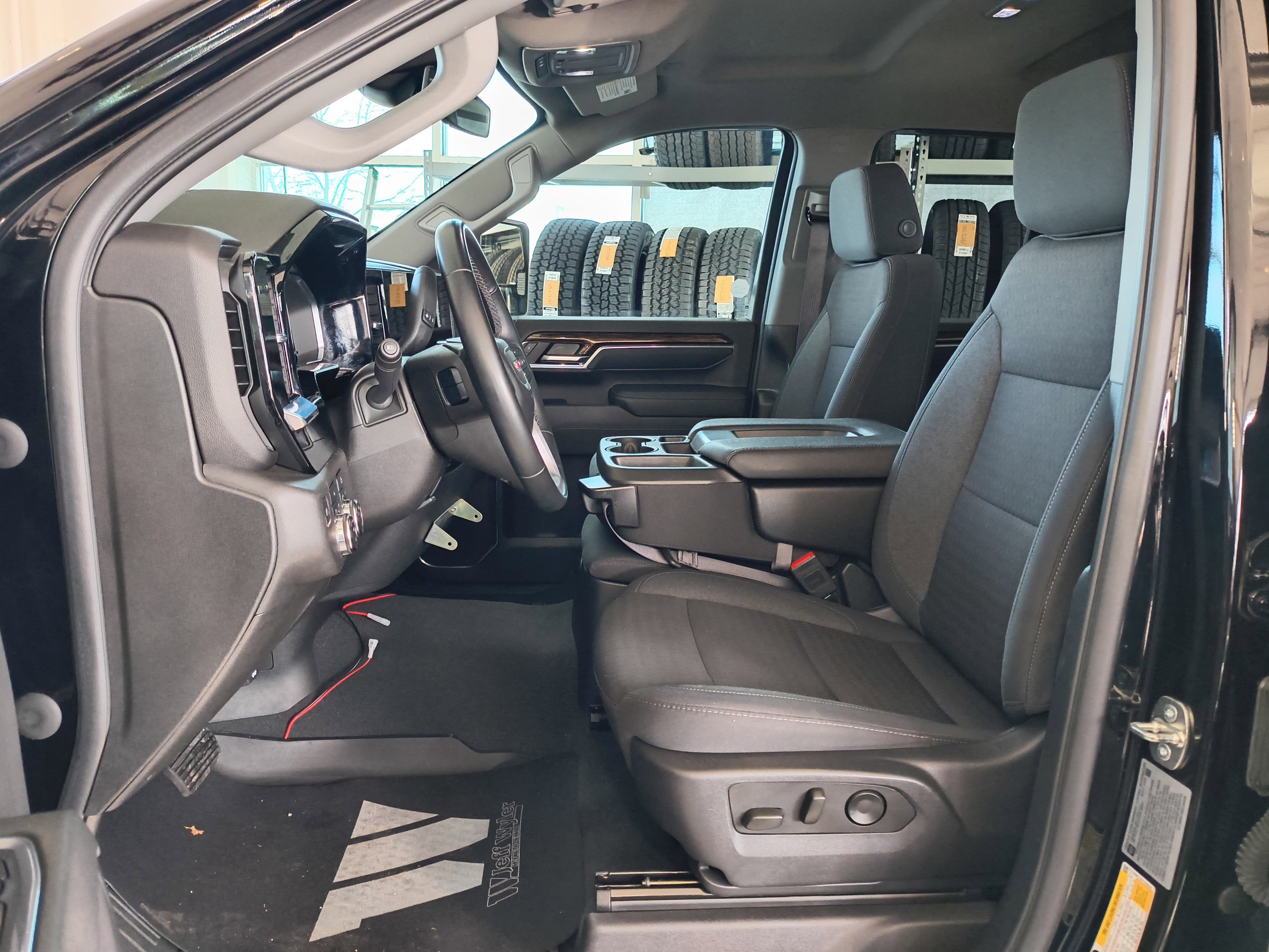 Used 2024 GMC Sierra 2500 SLE w/ SLE Convenience Package image 20