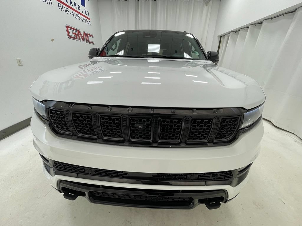 Used 2023 Jeep Grand Wagoneer Series III w/ Rear Seat Video Group 1 AWD/4WD image 2