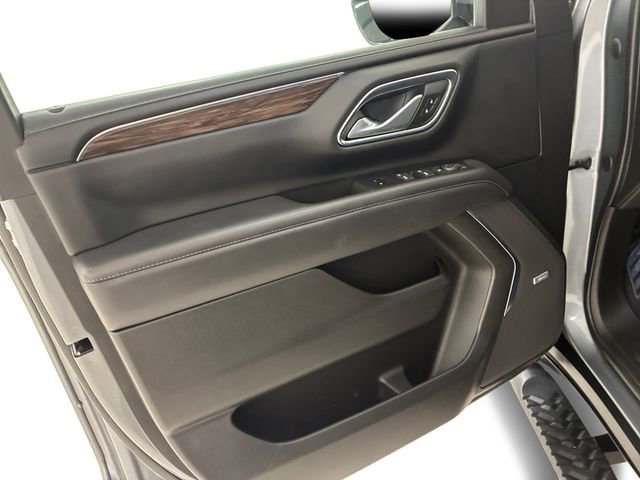 Used 2022 Chevrolet Suburban Z71 AWD/4WD image 13