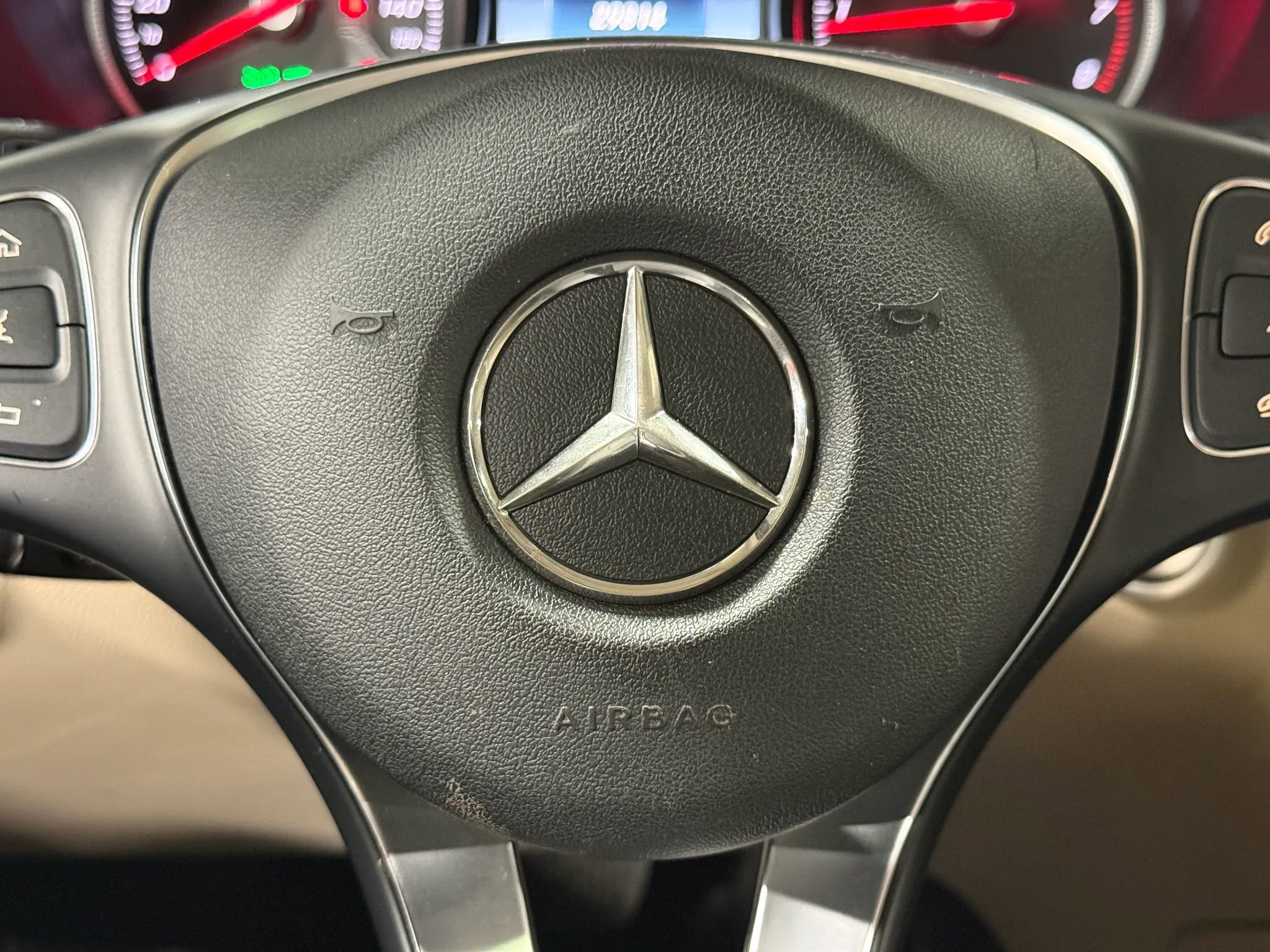 Used 2019 Mercedes-Benz GLC 300 4MATIC w/ Premium Package image 25