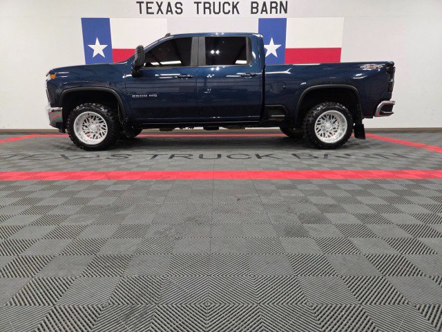 Used 2022 Chevrolet Silverado 2500 LT w/ Convenience Package AWD/4WD image 1