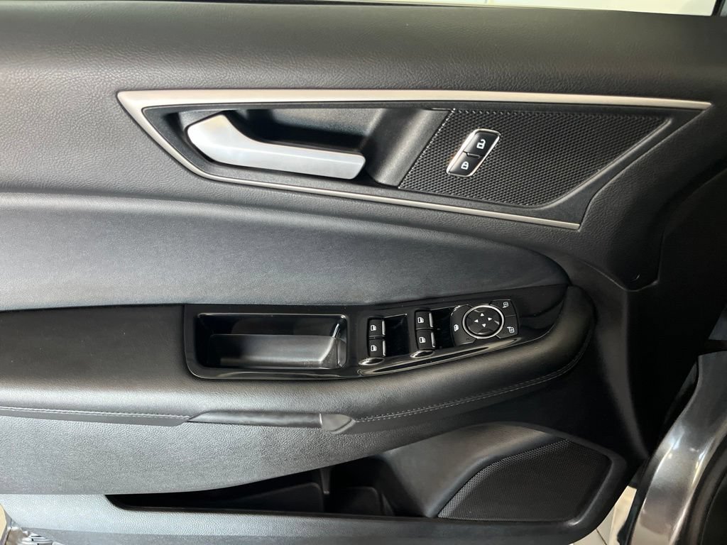 Used 2017 Ford Edge SEL w/ Equipment Group 201A AWD/4WD image 53