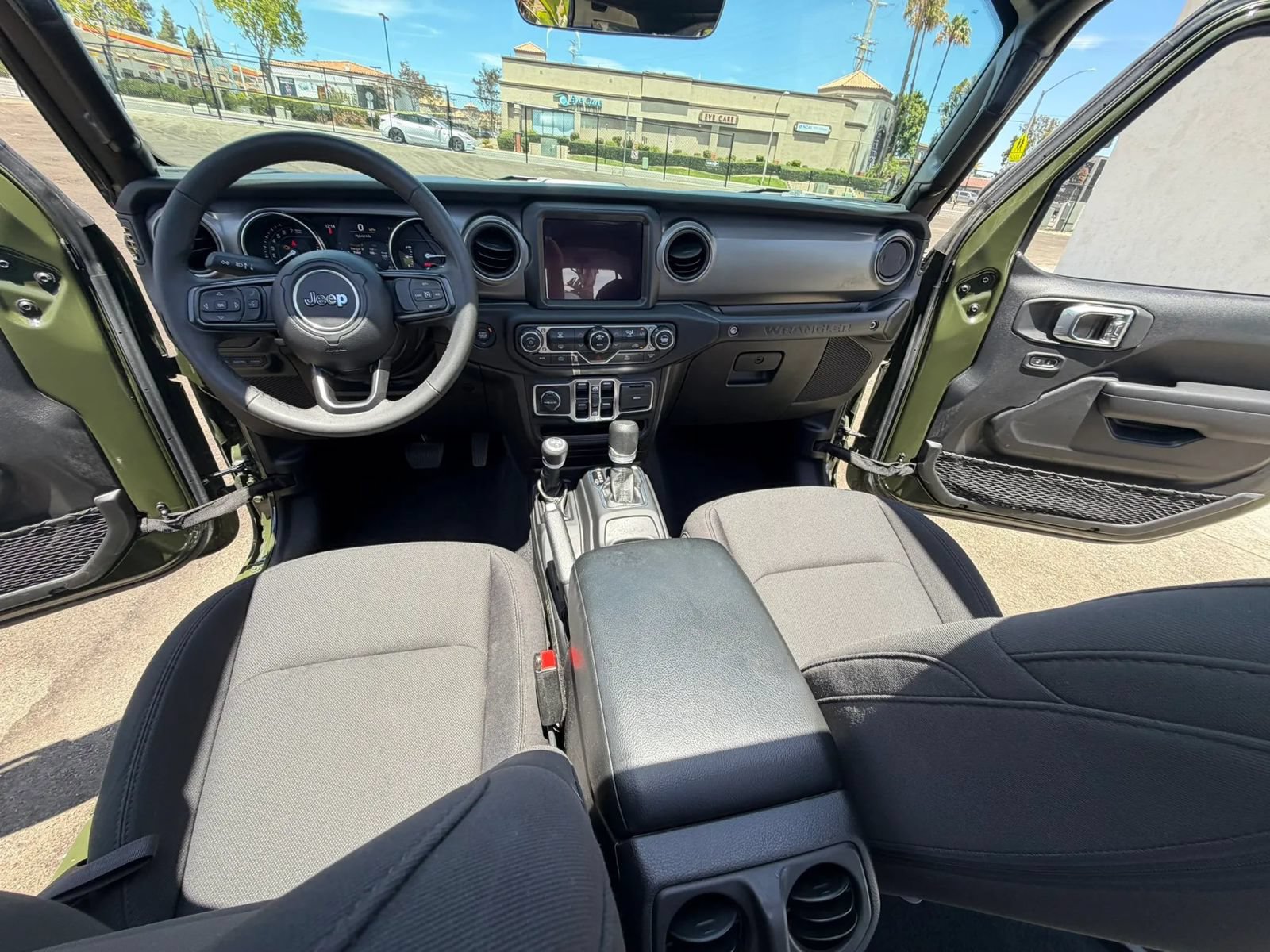 Used 2023 Jeep Wrangler Unlimited w/ Sun & Screen Package AWD/4WD image 20